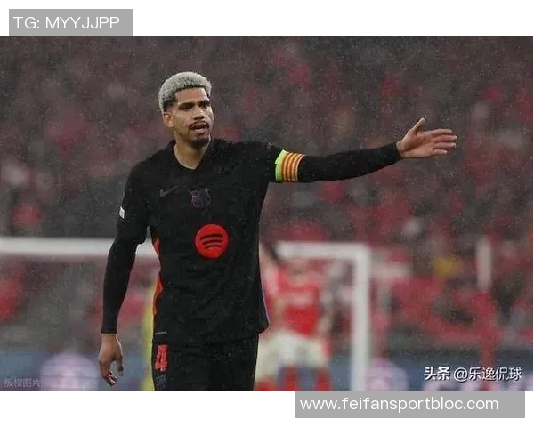 巴萨中卫危机加剧埃里克加西亚鼻梁骨折仅剩阿劳霍和库巴西可用