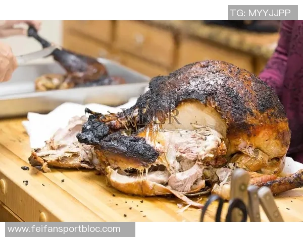 汤爹认可梅根掌管火鸡大餐称黑人女性烹饪技艺出众